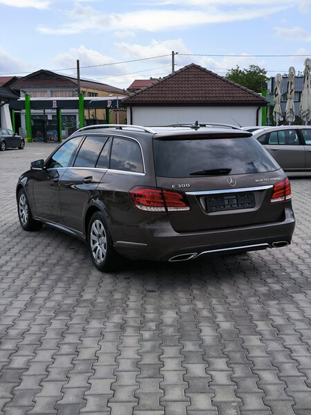 Mercedes-Benz E 300