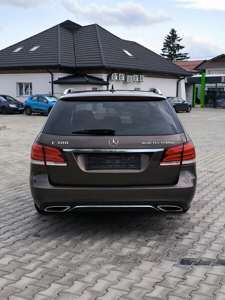 Mercedes-Benz E 300